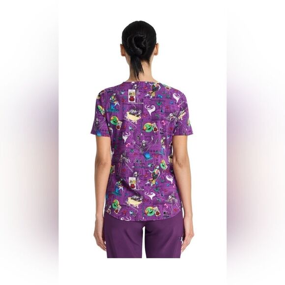 Nwt Disney The Nightmare Before Christmas Skellington Women's V-Neck Print Scrub - Picture 2 of 6